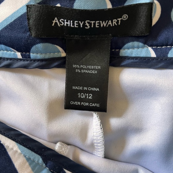 Navy, Blue and White Geometric Patterned Pants and Jacket - Picture 4 of 4